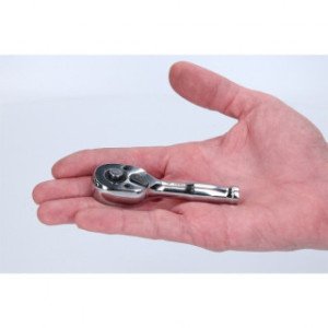 Brilliant Tools 1/4" Mini pārslēdzamā sprūdatslēga ar metāla rokturi, 100 zobi